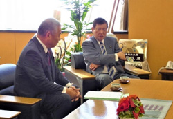 石破茂地方創生担当大臣に要望（平成27年1月　第32代 蓬清二会長時代）